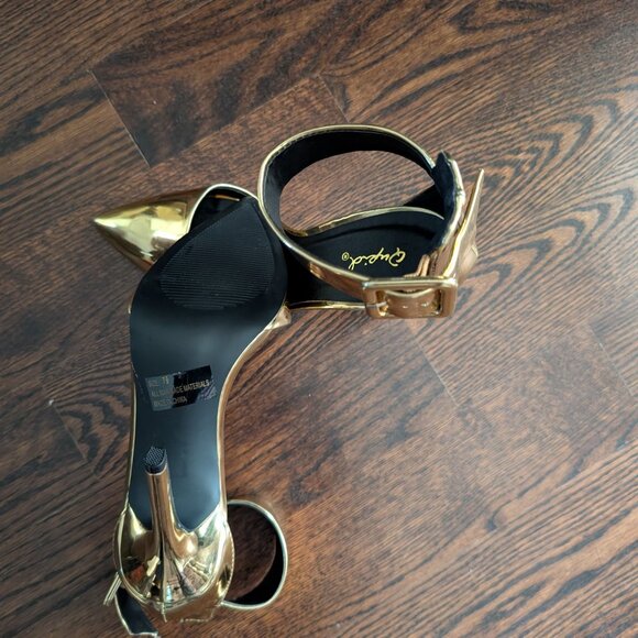 Shoes - Picture 2 of 2